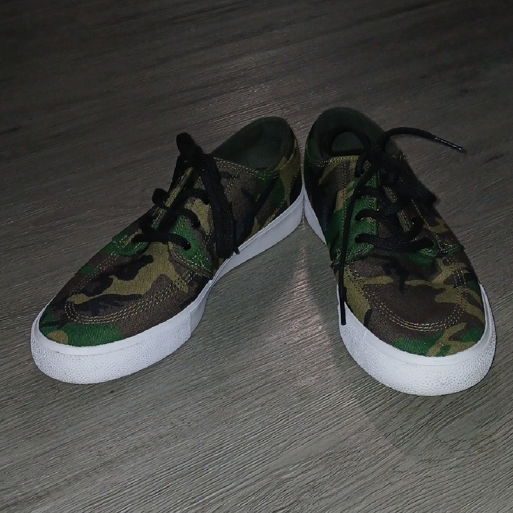 Nike SB Stefan Janoski Shoes Mens Camo Canvas Skateboarding AQ7878-201 Sz 10.5
